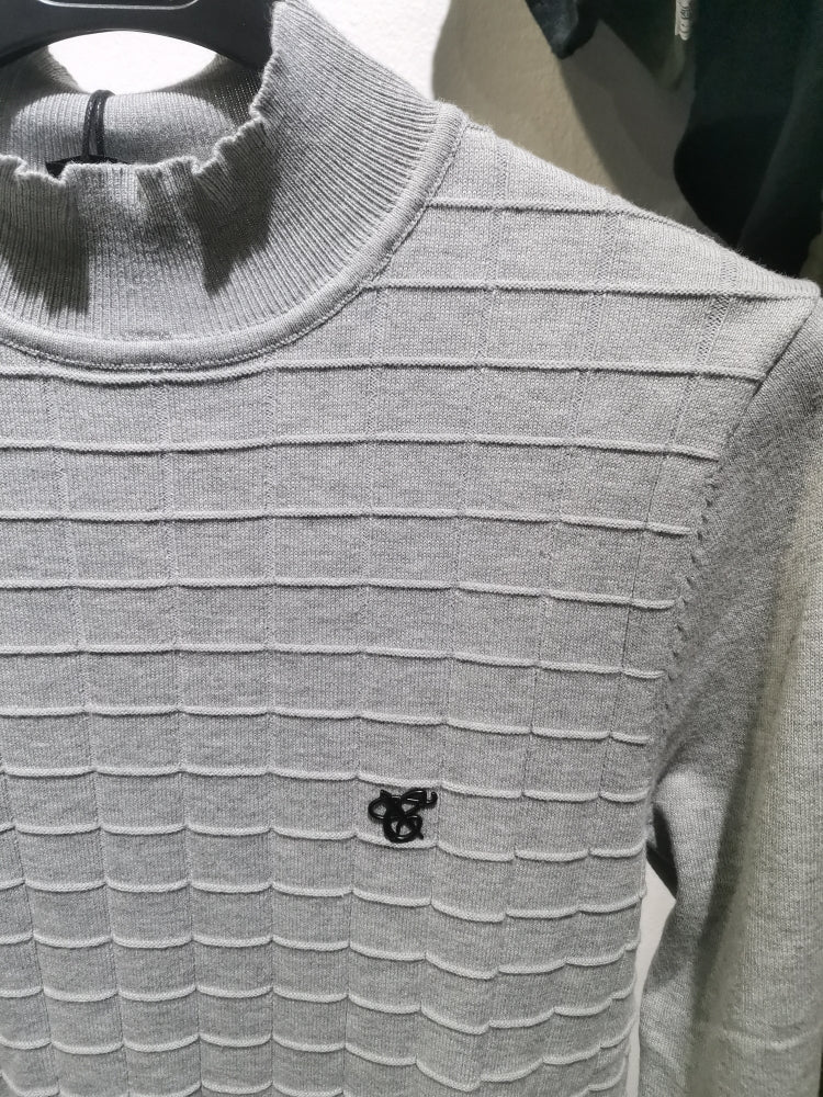Textured polo mid neck fitted sweater