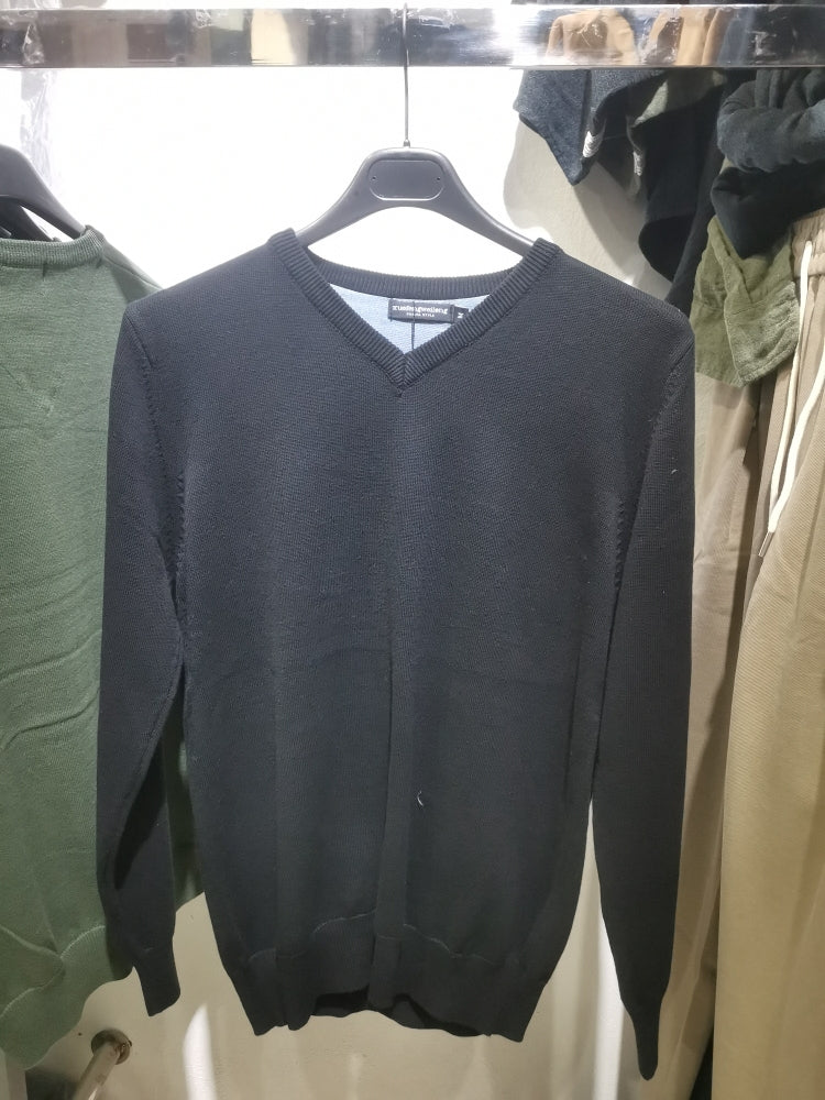 V neck sweater