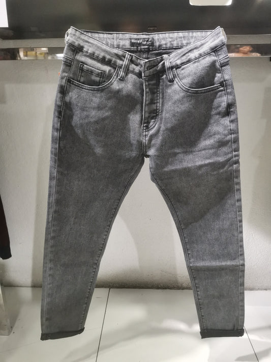 Washed Fitted Jeans