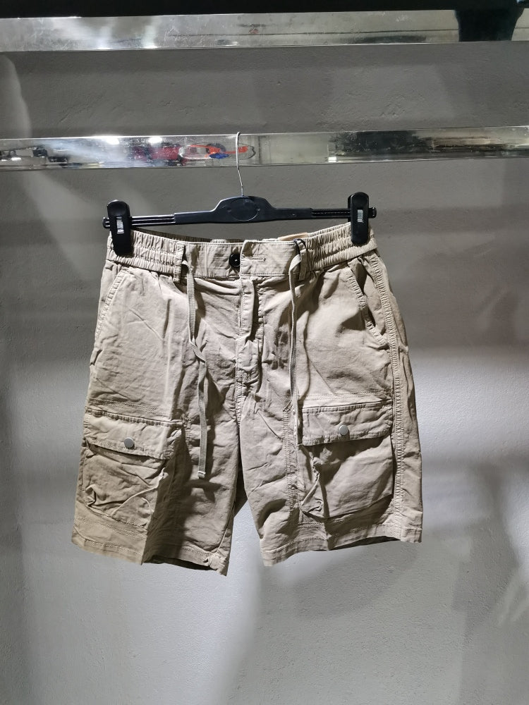 Front pocket Combat shorts