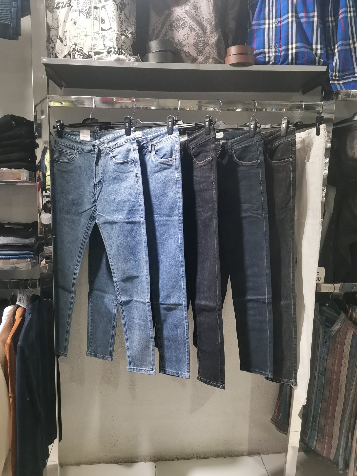 Clean Wash Fitted  jeans