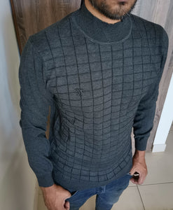 Textured woolen mid neck sweater
