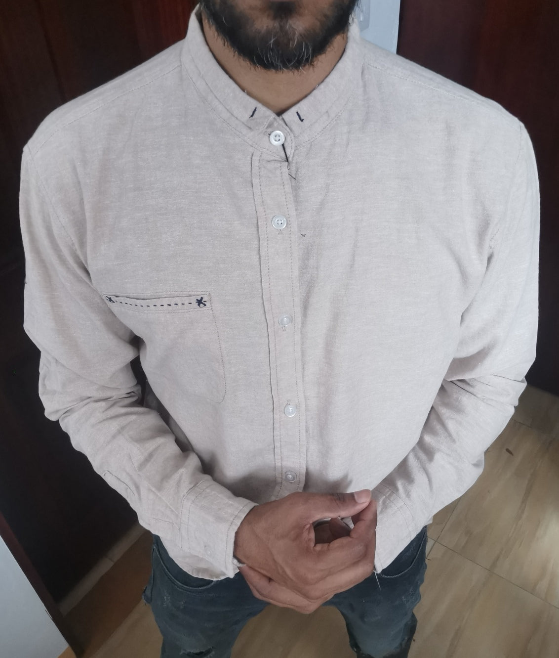 Linen shirt cuff collar